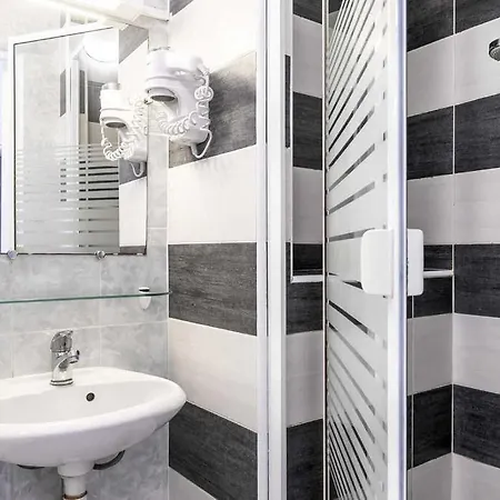 Comfort Alba Hotel 2*