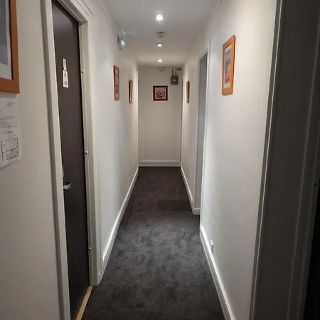 Alba Hotel 2*